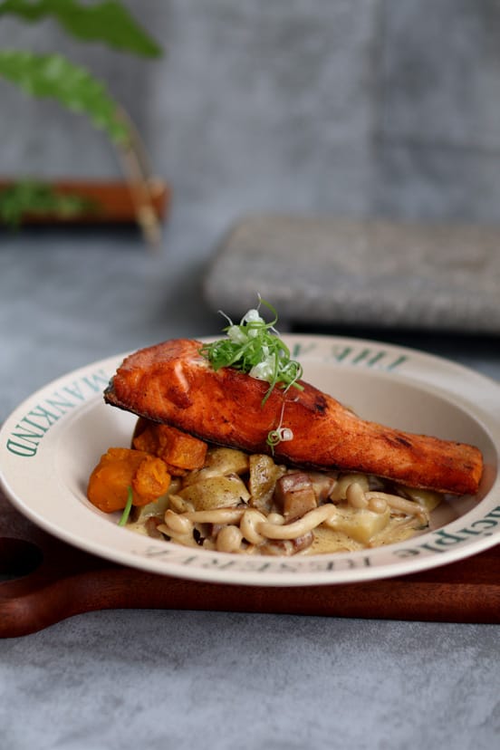 Golden Crust Salmon with mushrooms and pumpkin